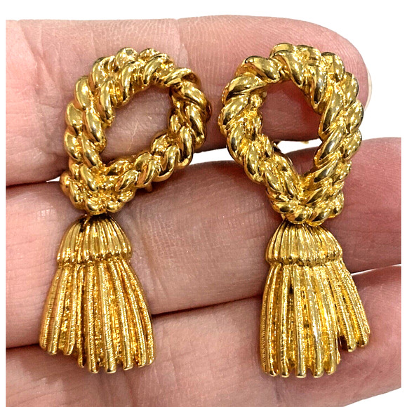 Vintage clip on earrings textured dimensional golden dangles elegant chic dressy - Picture 4 of 6